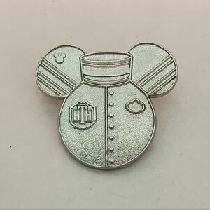 Disney Pin Trading Tower of Terror Cast Costume Silver Hidden Mickey Pin